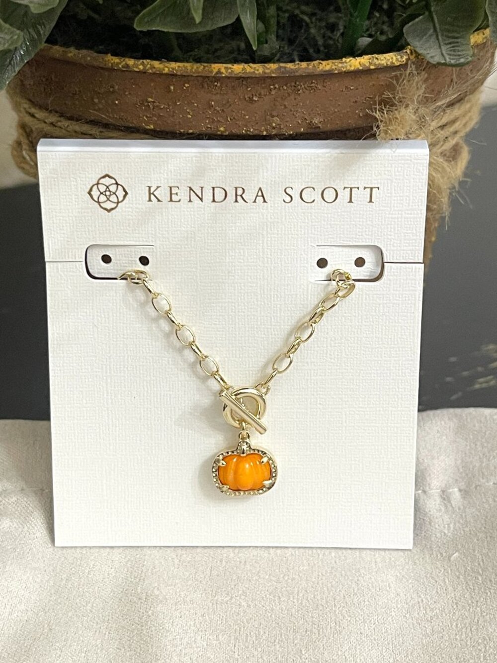 New Kendra Scott Pumpkin Gold Link and Chain Necklace with Pouch Authentic!